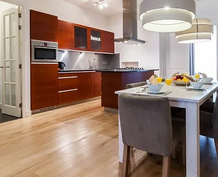 Short Group Balthasar Floris Amsterdam